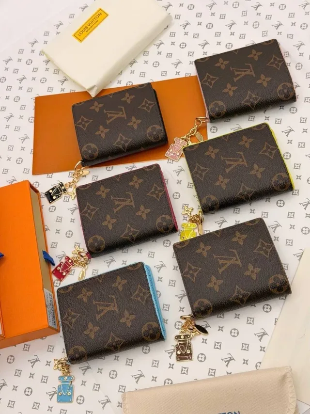 Кошелек Louis Vuitton