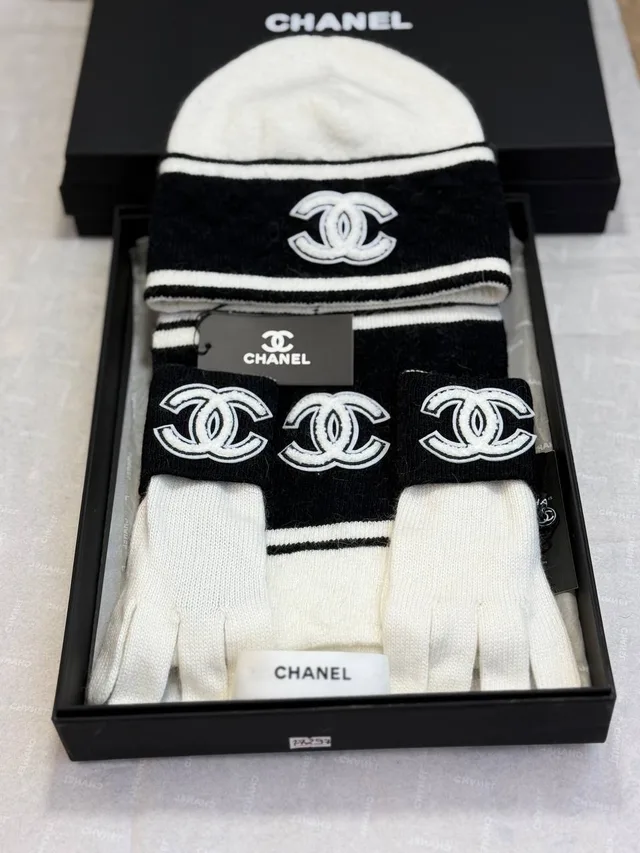 Зимний комплект от Chanel