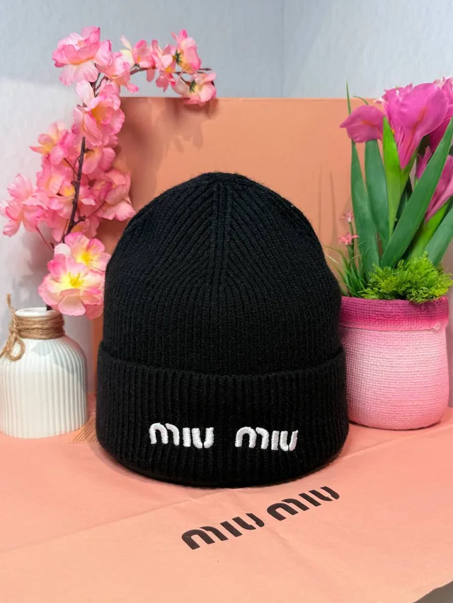 Зимняя Шапка от MiU MiU