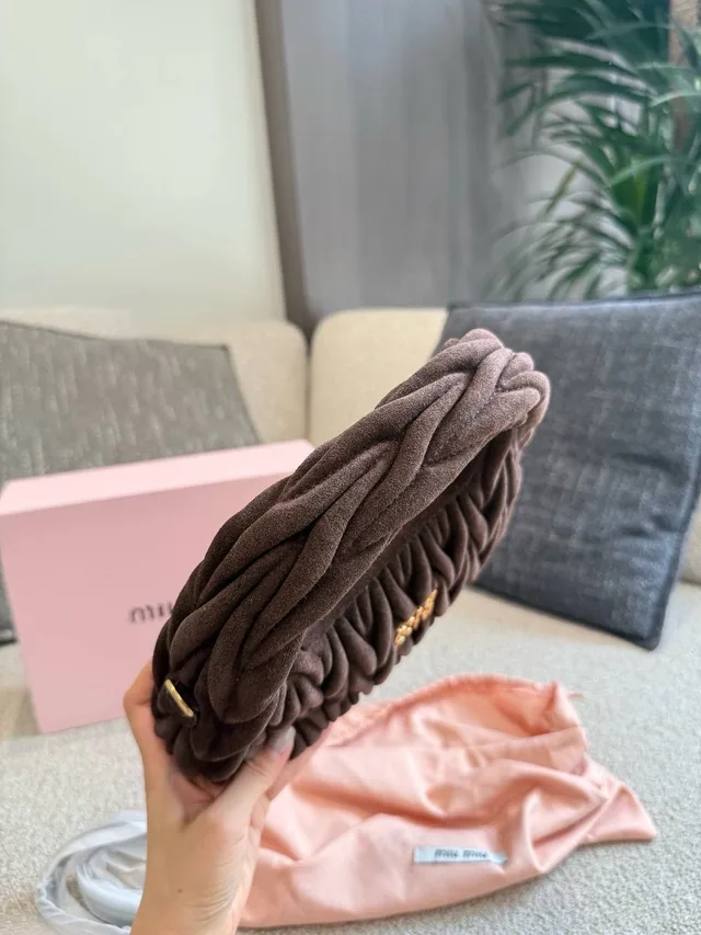 Сумка из замши MiU MiU