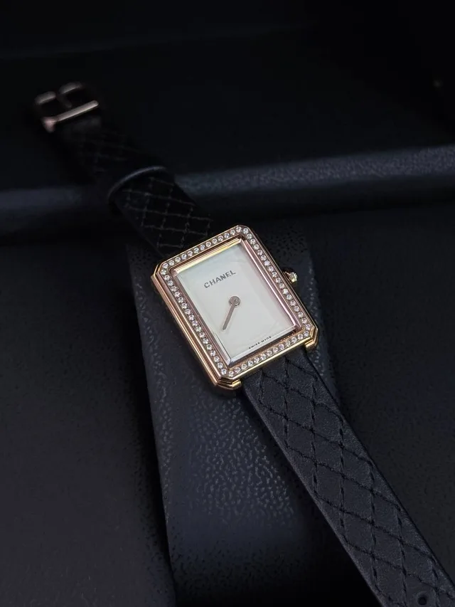 Часы CHANEL
