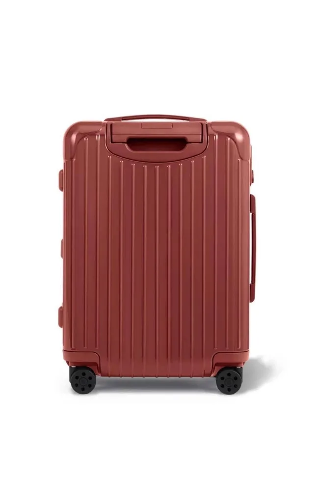 Чемодан RIMOWA Essential Cabin Sleeve