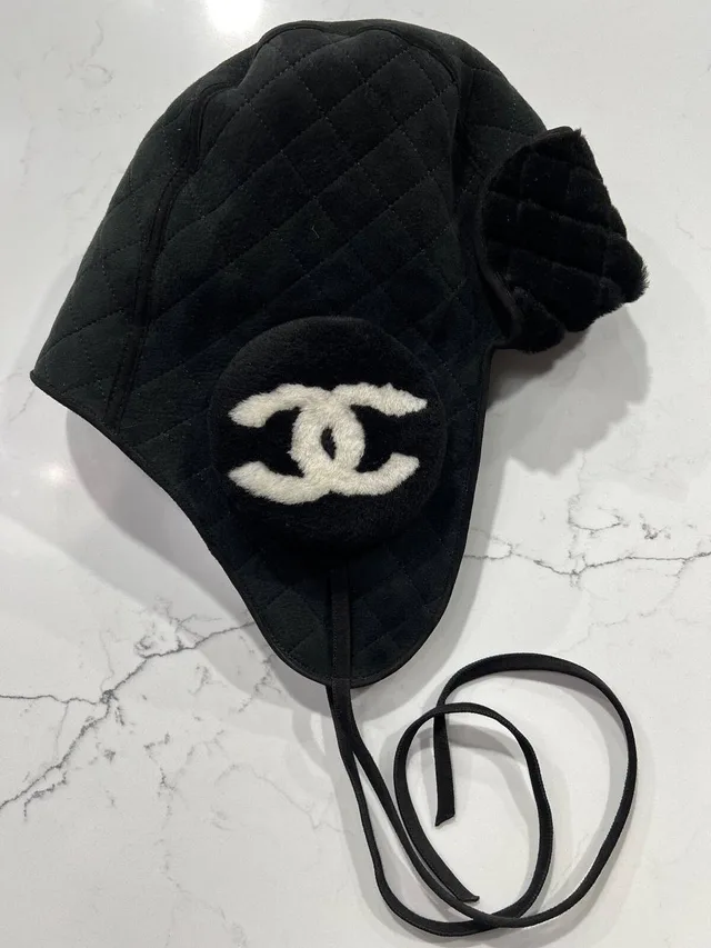 Зимняя шапка-ушанка Chanel