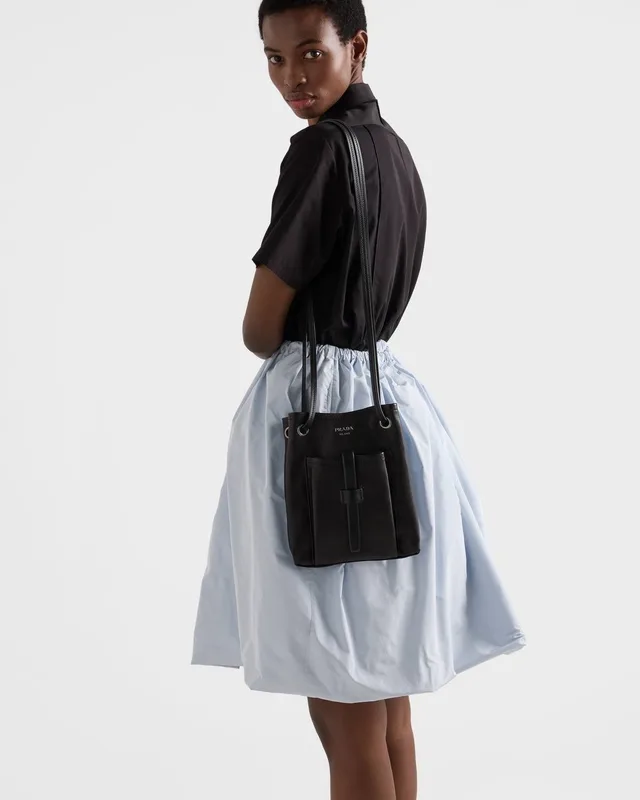 Сумка из кожи Prada