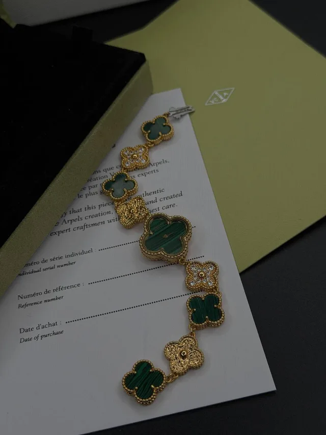 Часы Van Cleef Arpels