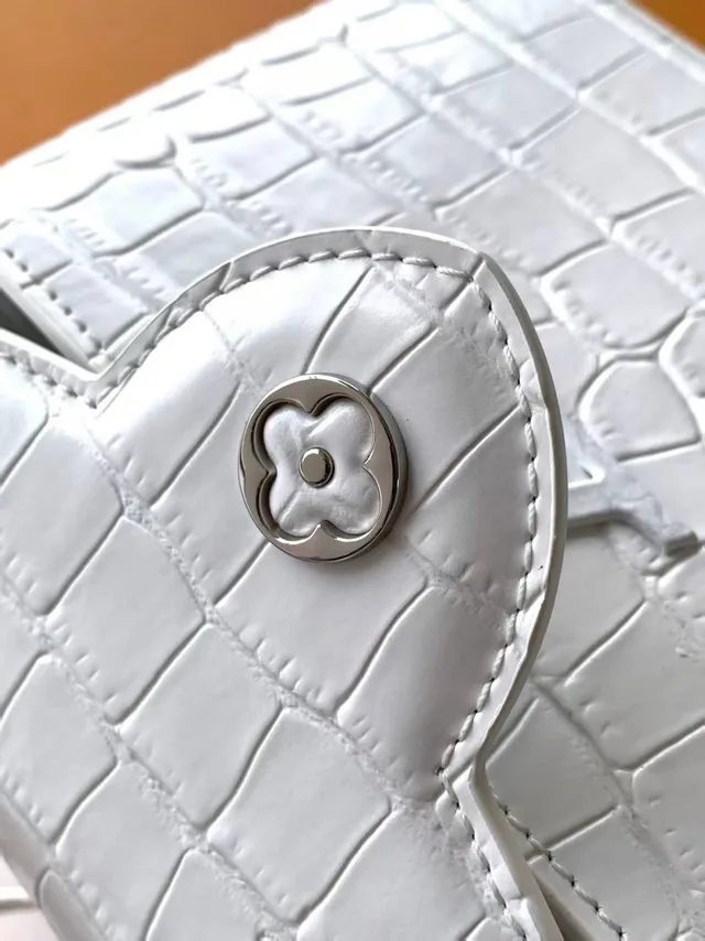 Сумка Louis Vuitton из крокодиловой кожи