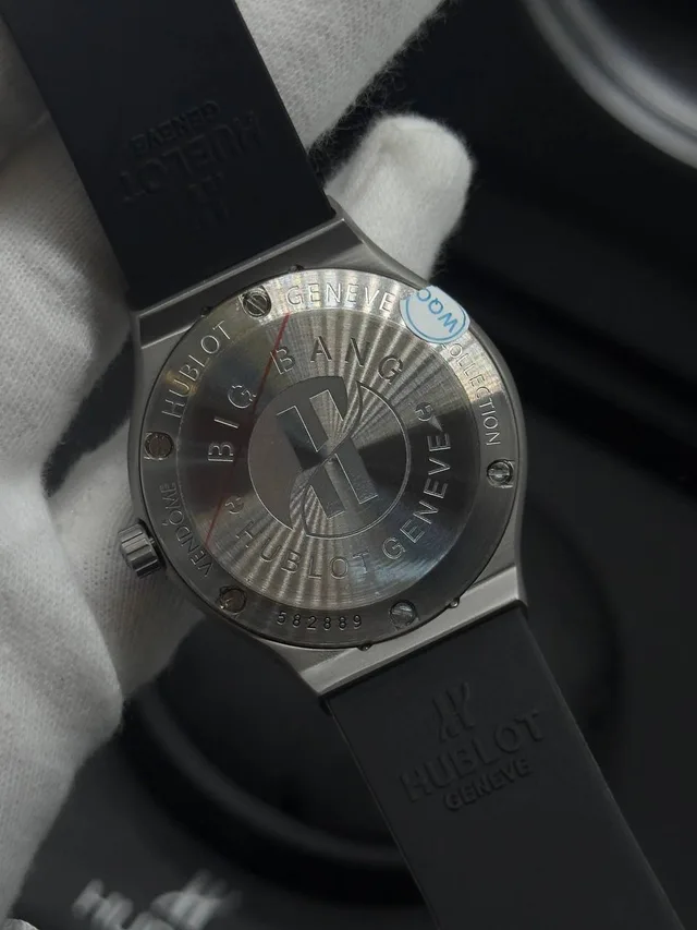 Часы Hublot