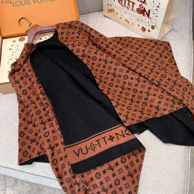 Пончо Louis Vuitton