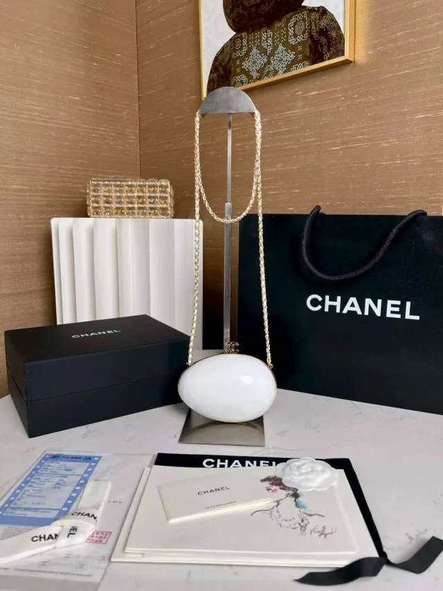 КЛАТЧ CHANEL