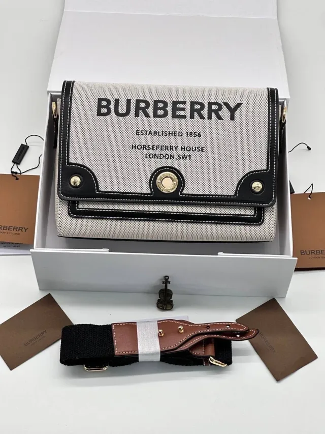 Сумка Burberry
