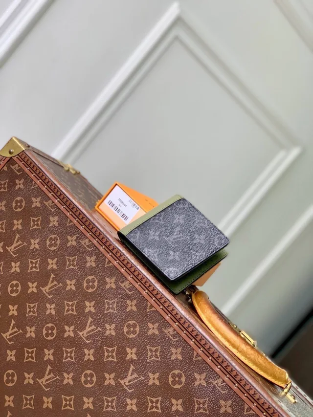 Кошелёк от Louis Vuitton