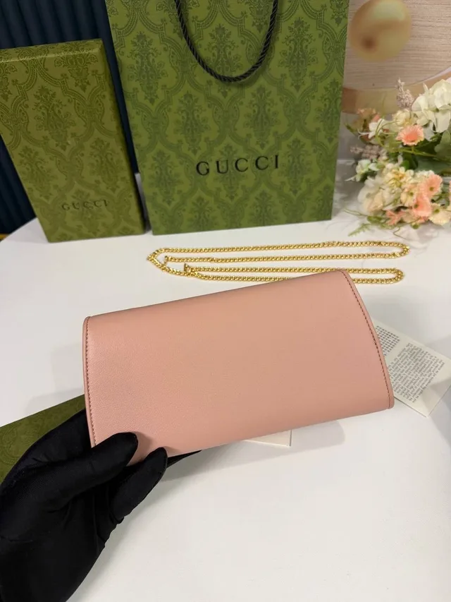 Кошелек на цепочке Gucci Blondie Continental
