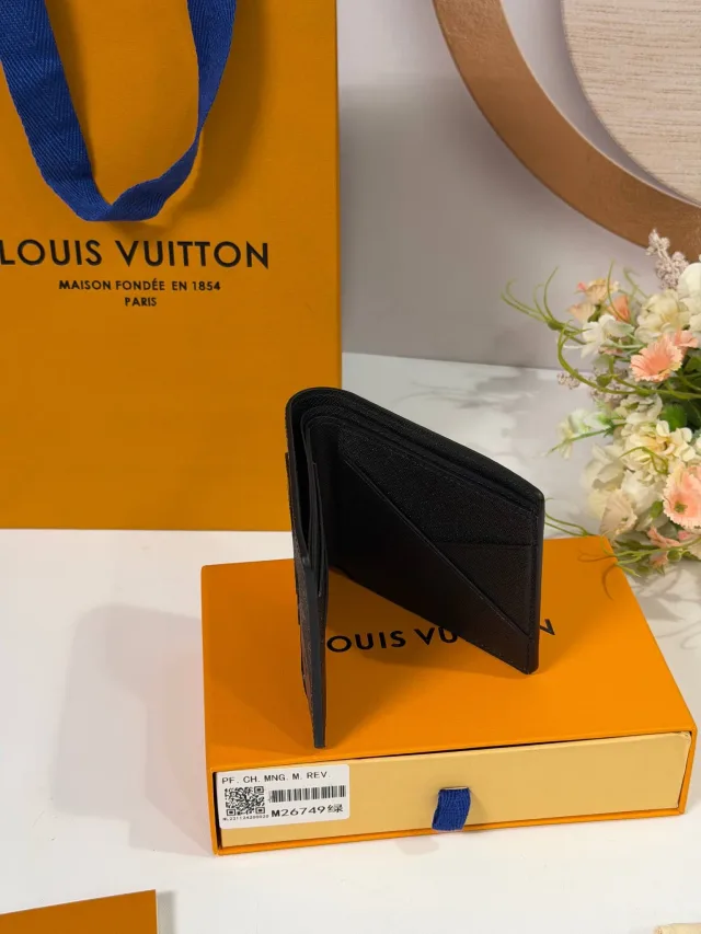 Кошелек Louis Vuitton Multiple Wallet