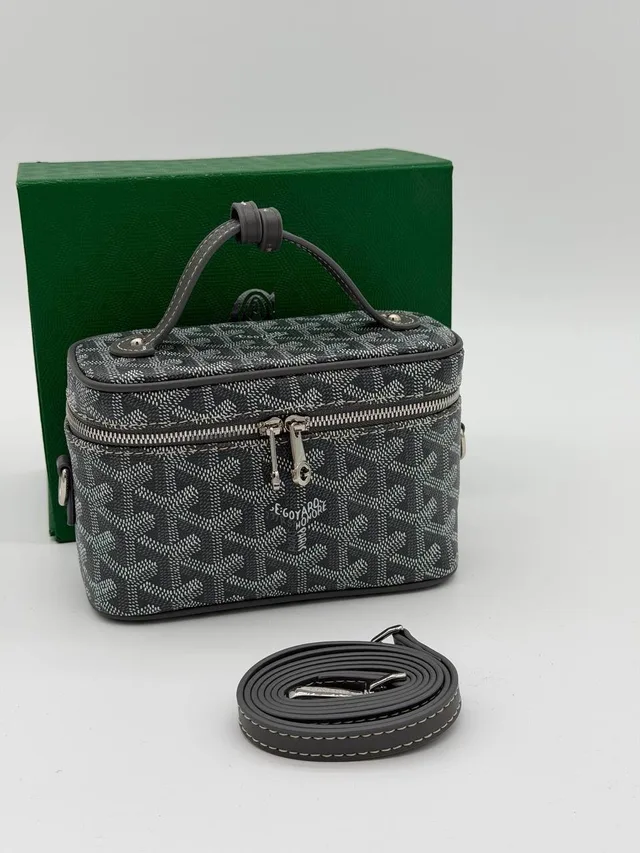 Goyard Косметички