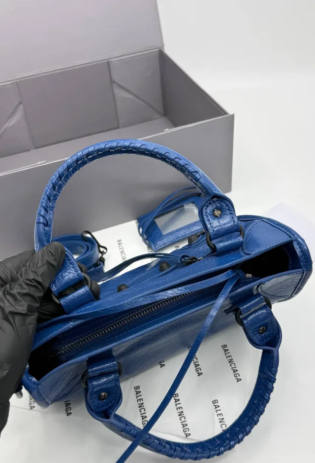 BALENCIAGA M