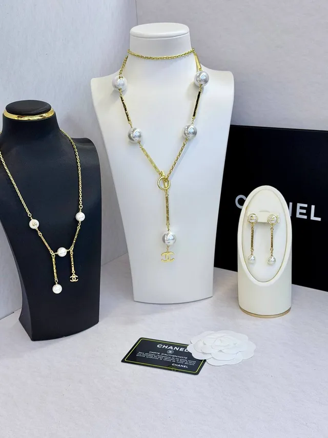 Колье chanel