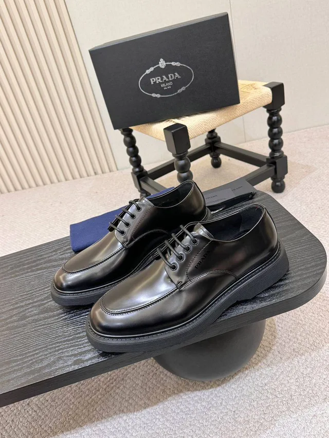 Мужская обувь от Prada