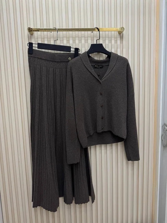 Костюм с юбкой Loro Piana