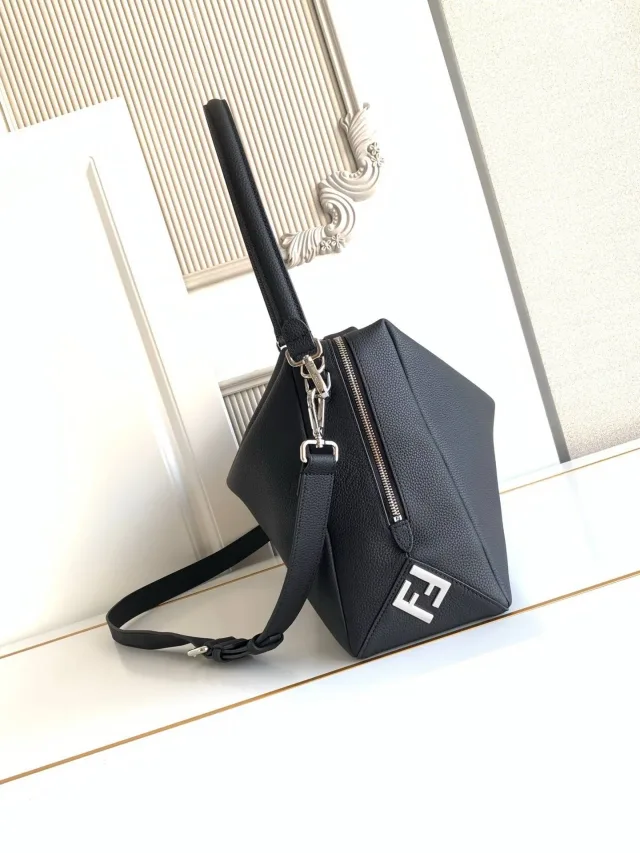 Сумка Fendi