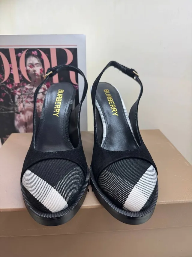 Босоножки Burberry