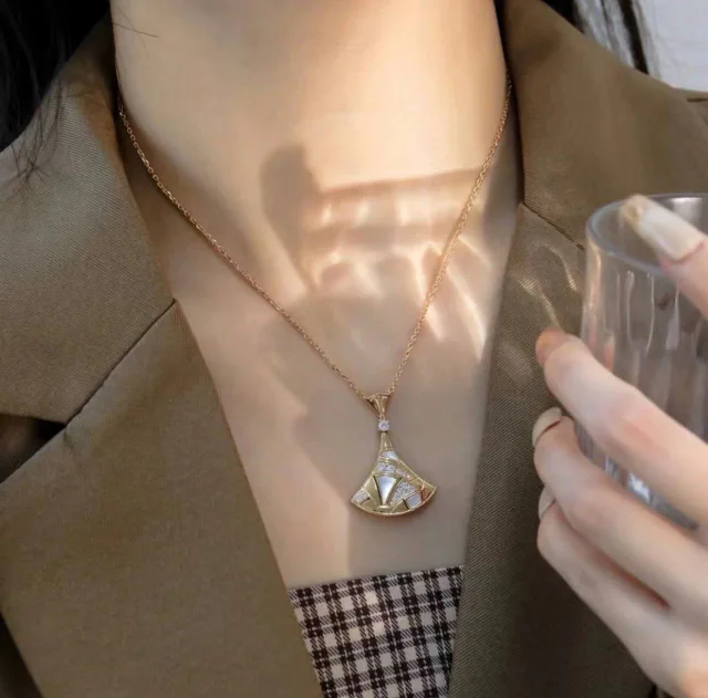 Подвеска Bvlgari