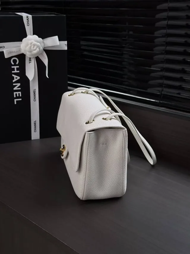 Сумка Chanel золотая фурнитура