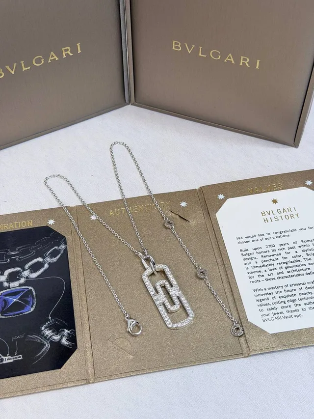 Подвеска Bvlgari
