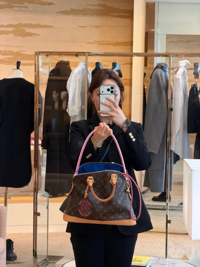 Louis Vuitton Alma MM