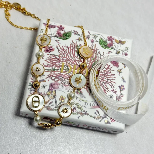 Серёжки Christian Dior