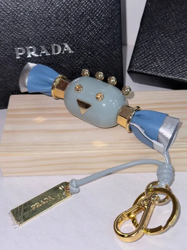 Брелок от Prada