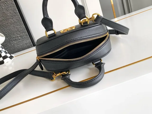 Сумка Valentino