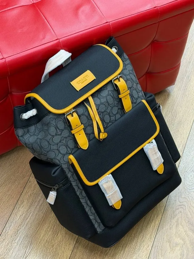 Рюкзак от Coach