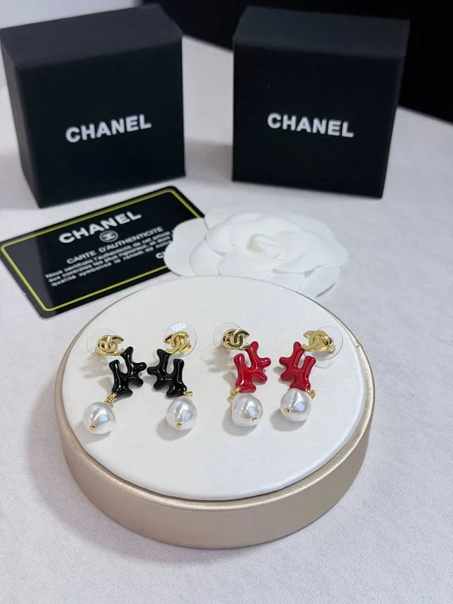Серьги Chanel