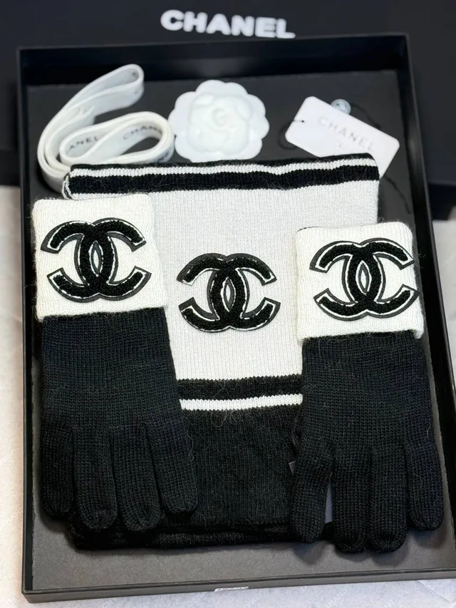 Зимний комплект от Chanel
