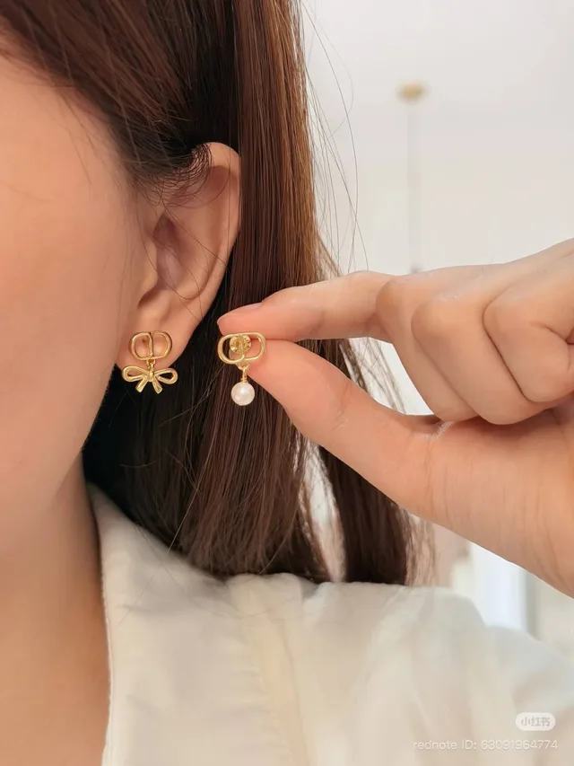 Серёжки Christian Dior