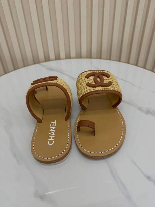 Шлепки Chanel