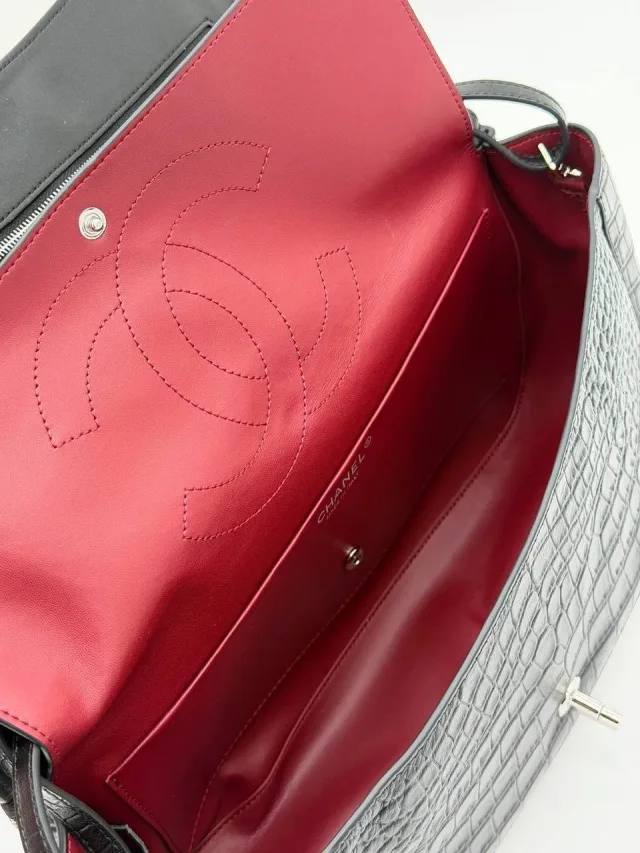 Chanel из кожи крокодила