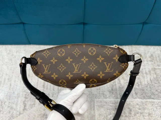 Сумка Keepit Louis Vuitton