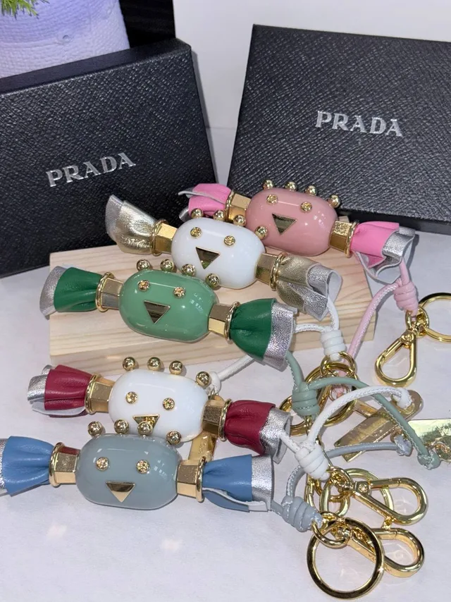 Брелок от Prada