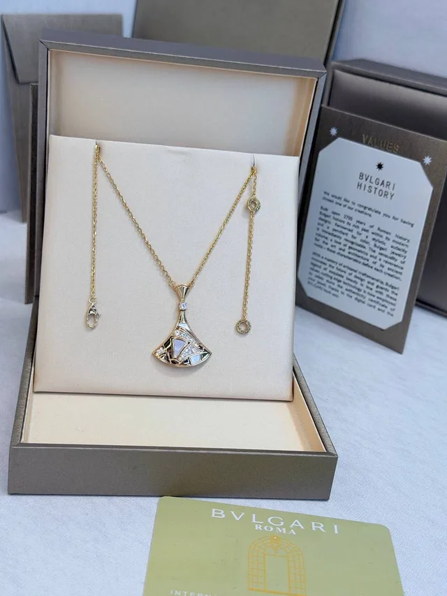 Подвеска Bvlgari