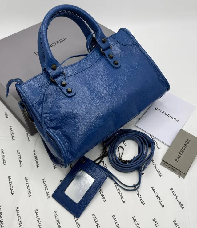 BALENCIAGA L