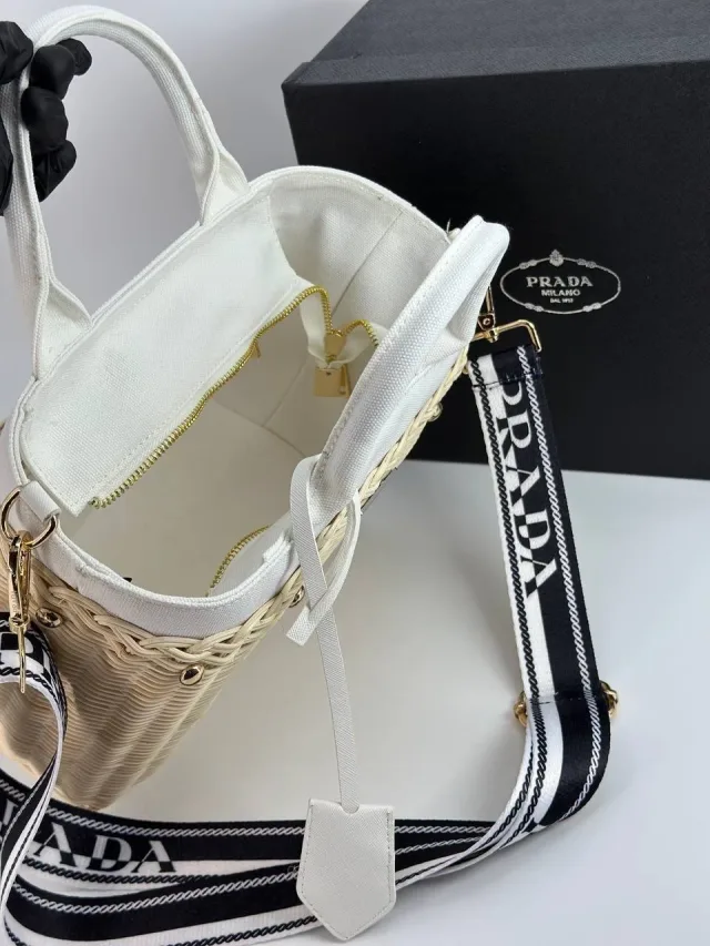 Сумка Prada