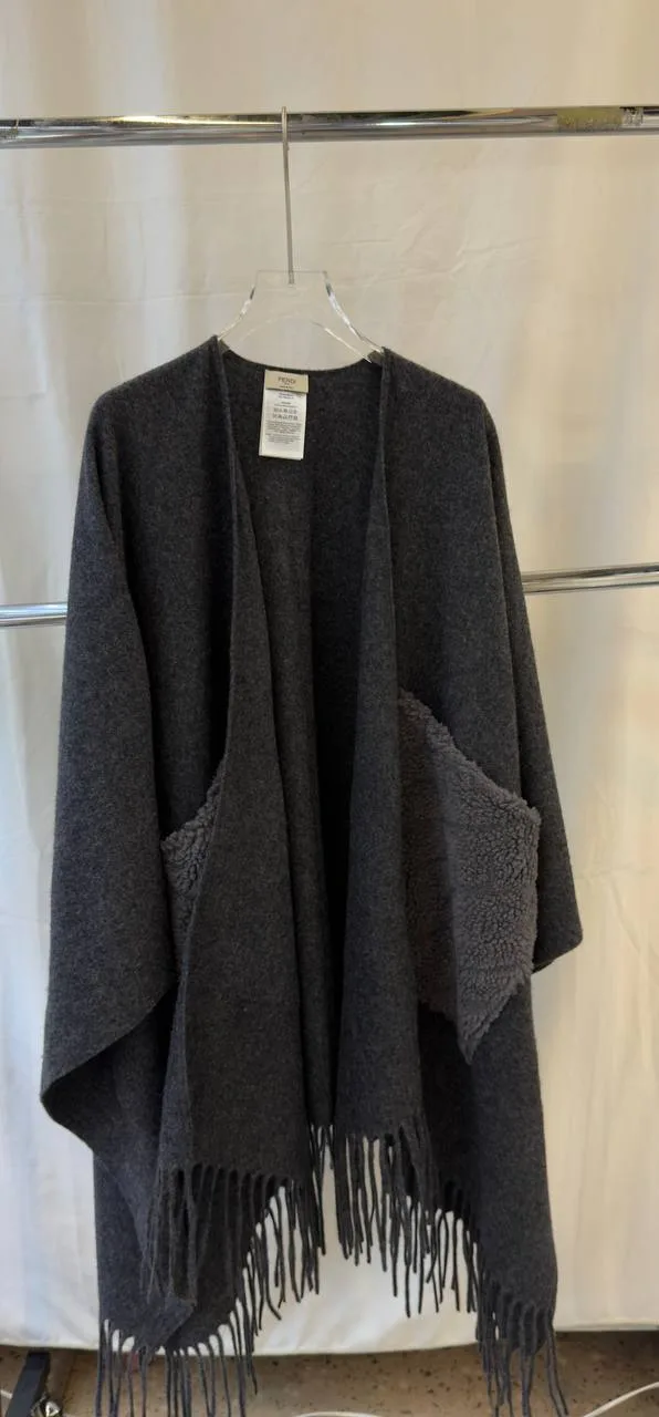 Пончо от FENDI