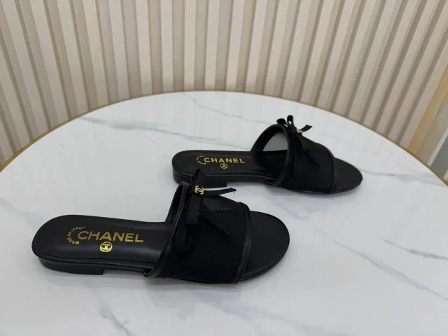 Шлепки Chanel