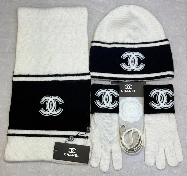 Зимний комплект от Chanel