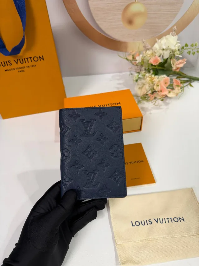 Обложка для паспорта Louis Vuitton