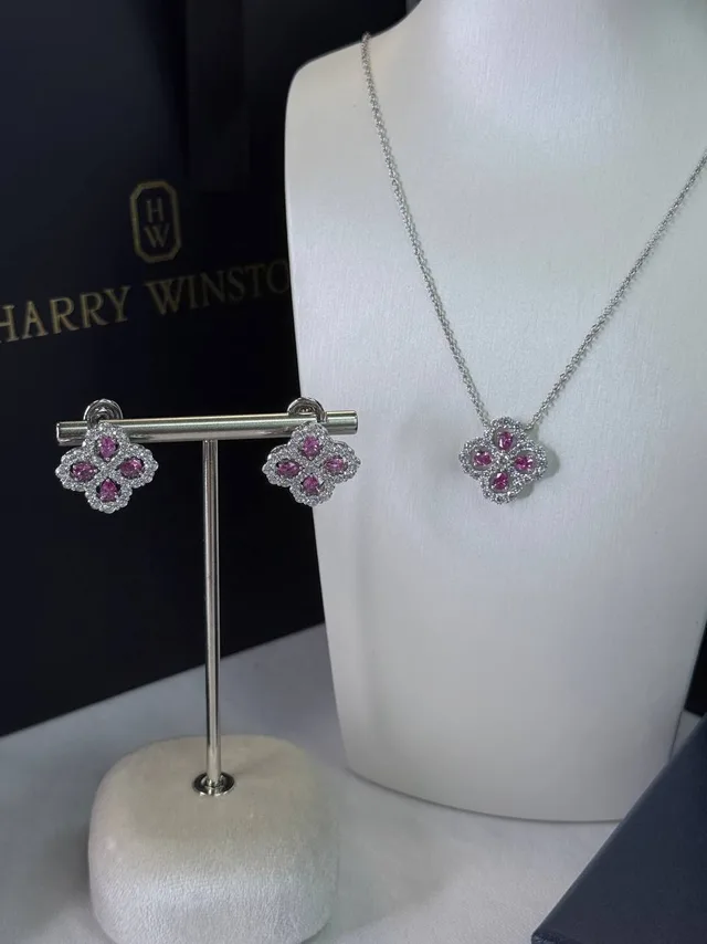 Серьги Harry Winston