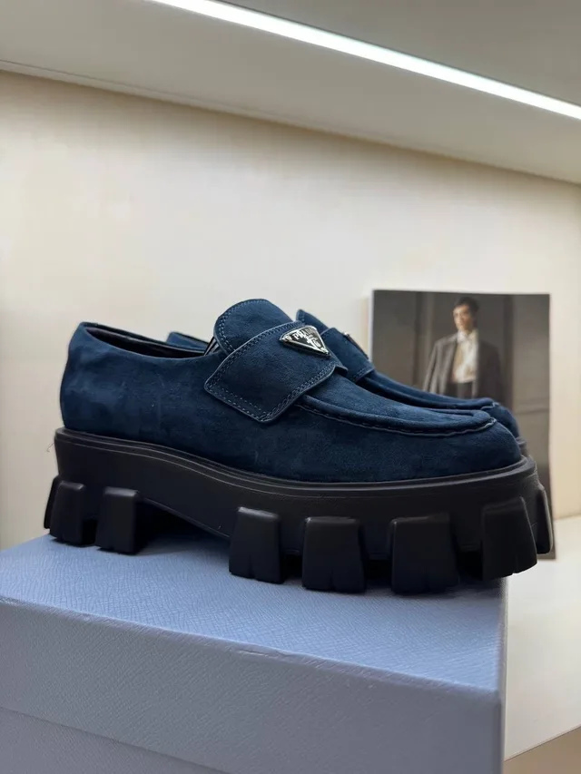 Лоферы Prada
