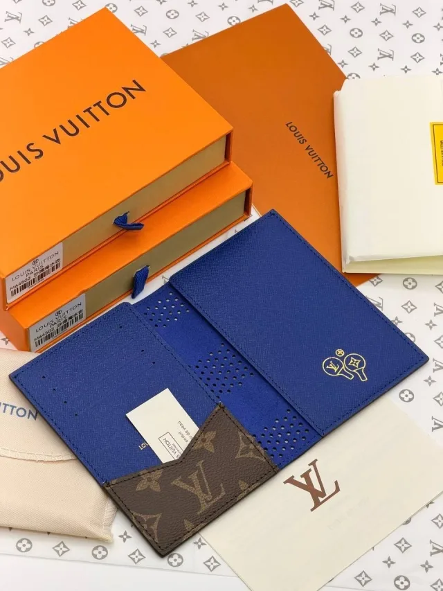 Обложка на паспорт Louis Vuitton