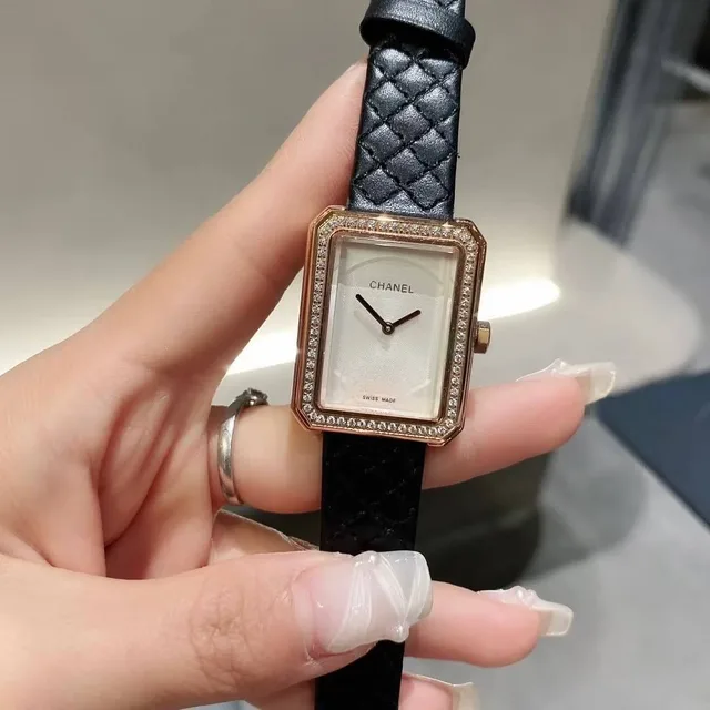 Часы CHANEL